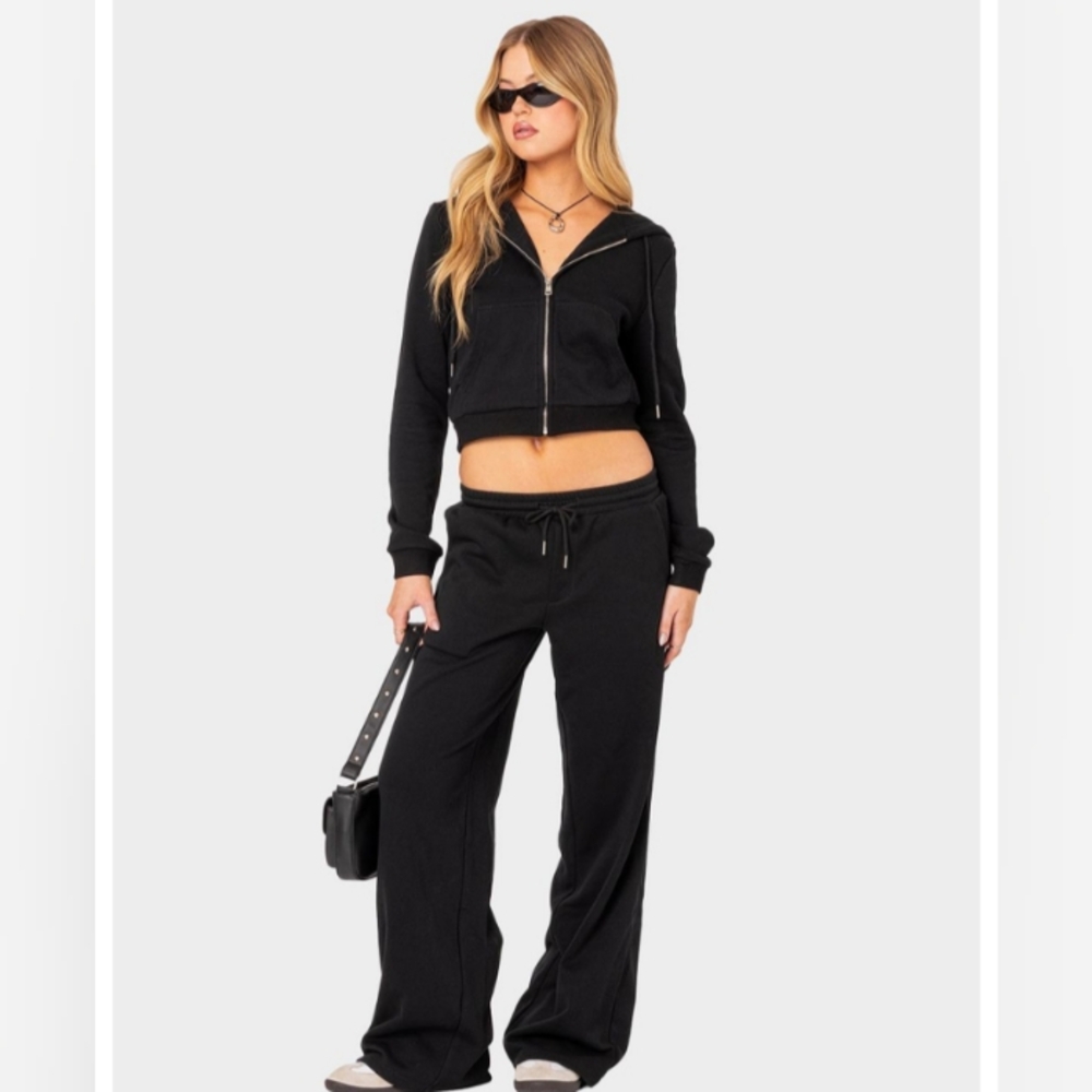 EDIKTED-NWT Annalise Straight Leg Sweatpants-Medium